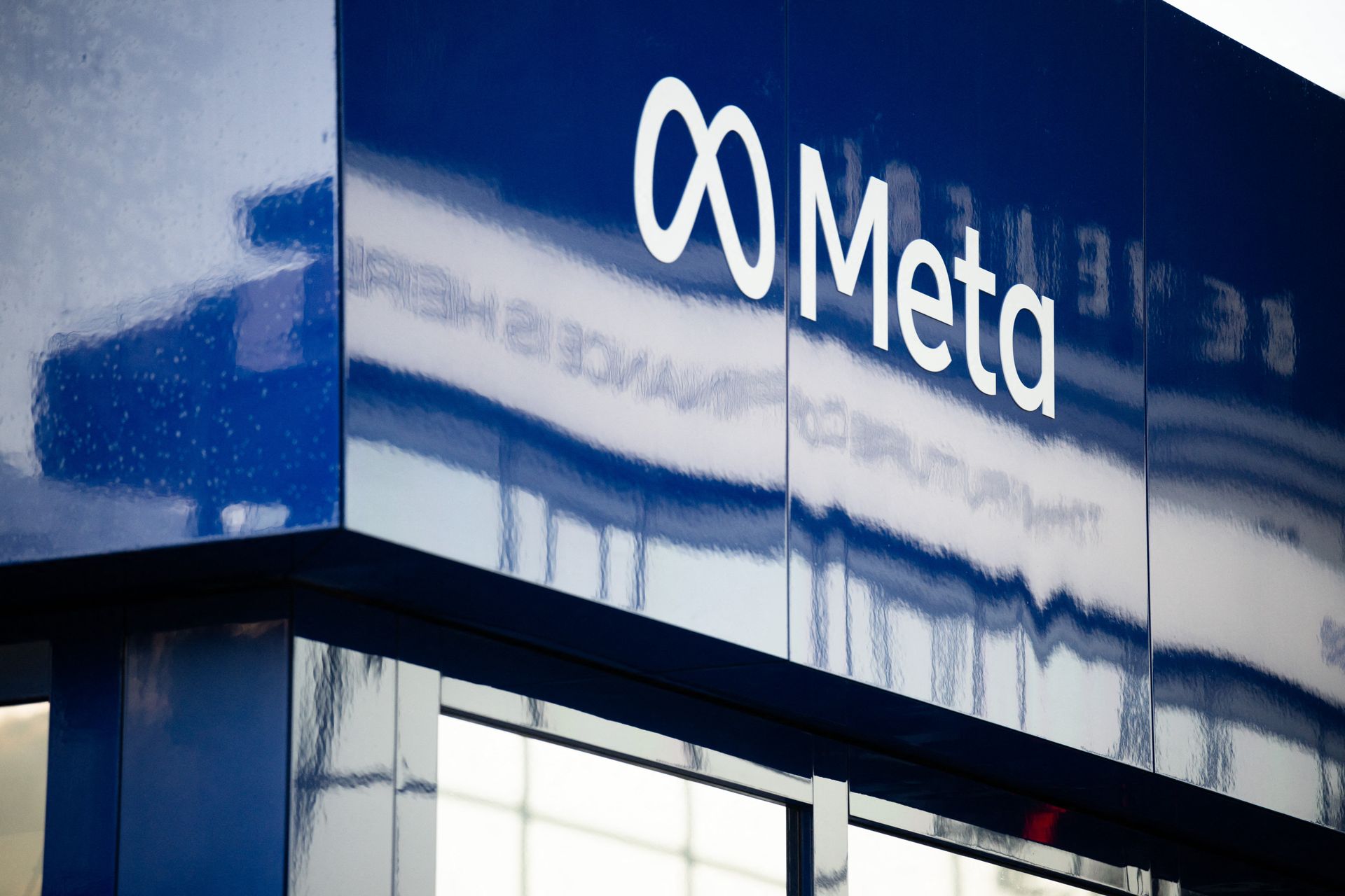 Meta 公司标志